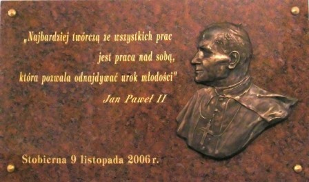 
            Publiczna  Szkoła  Podstawowa  im.  Jana Pawła II   w Stobiernej